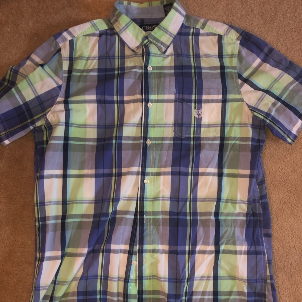 Short sleeve button down